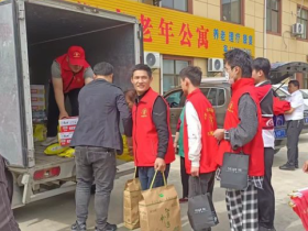 中国好人市监局杨传武劳模工作室志愿者携爱心企业到阳光老年公寓
